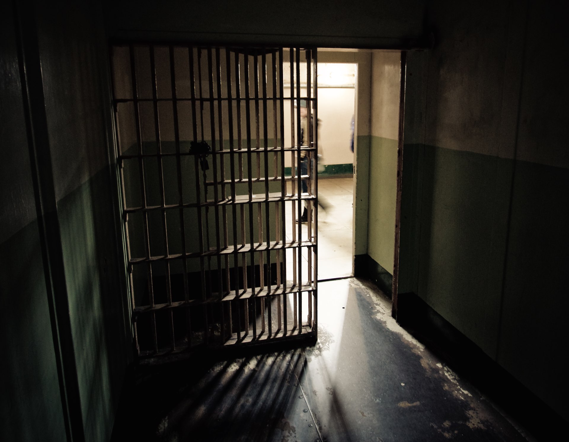 Prison right. Тюремная клетка. Prison right. Тюремная тема. Тюльма.